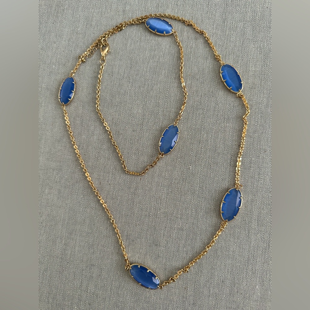 Long necklace with blue stone